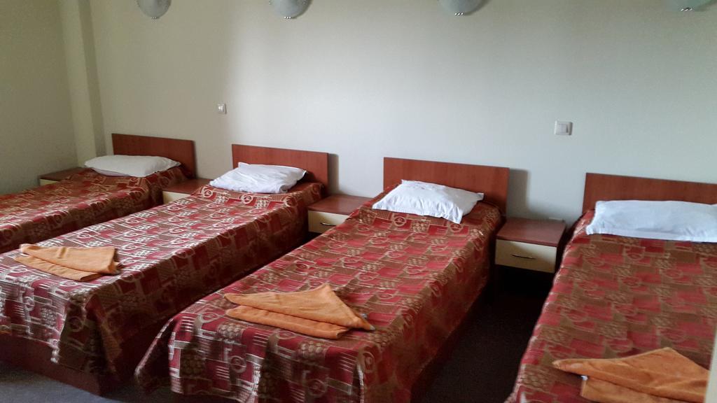 Motel Complex Europa L.G Ploieşti Zimmer foto
